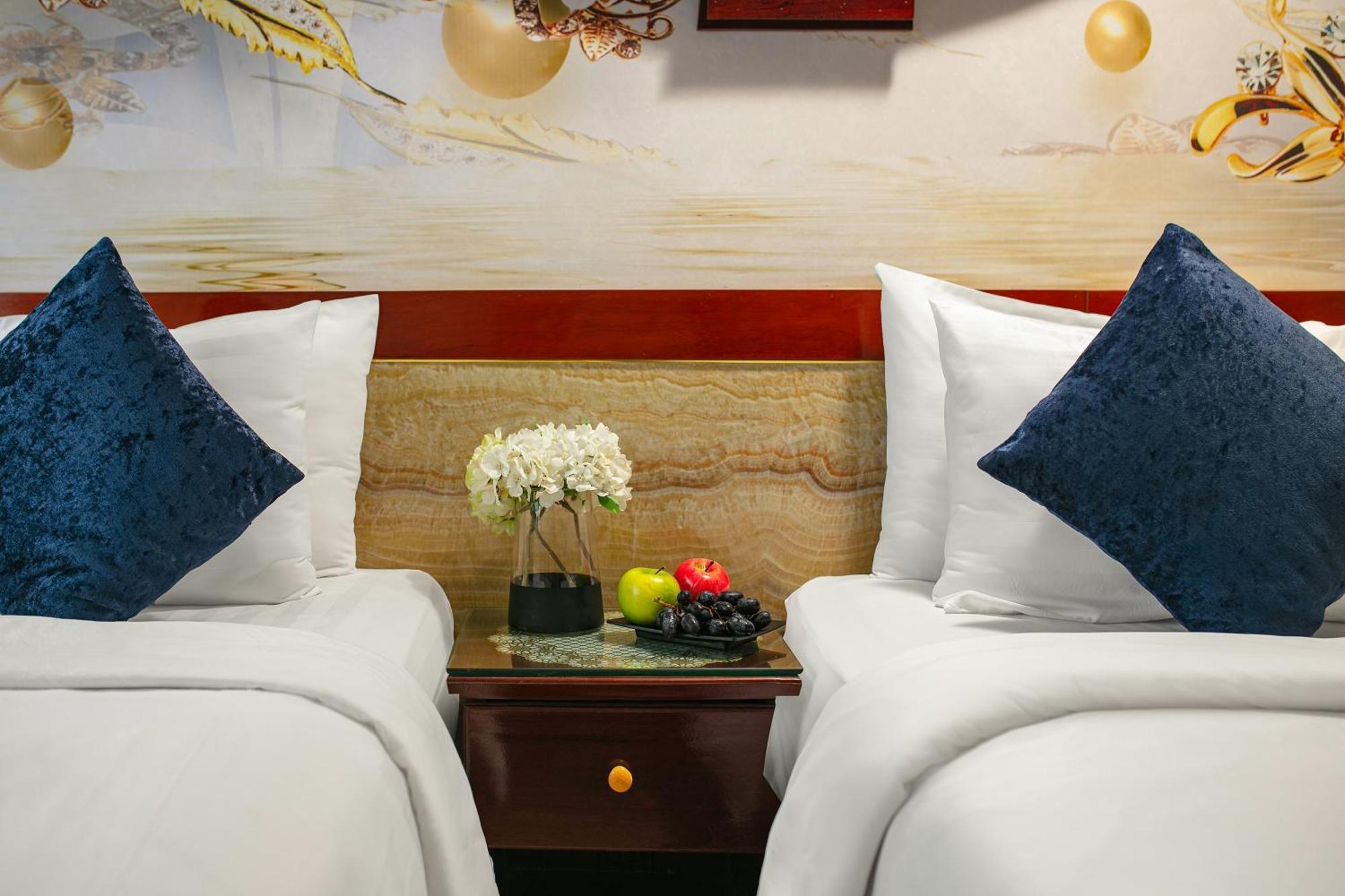 Fantasea Imperial Cruise Hotel Ha Long Buitenkant foto