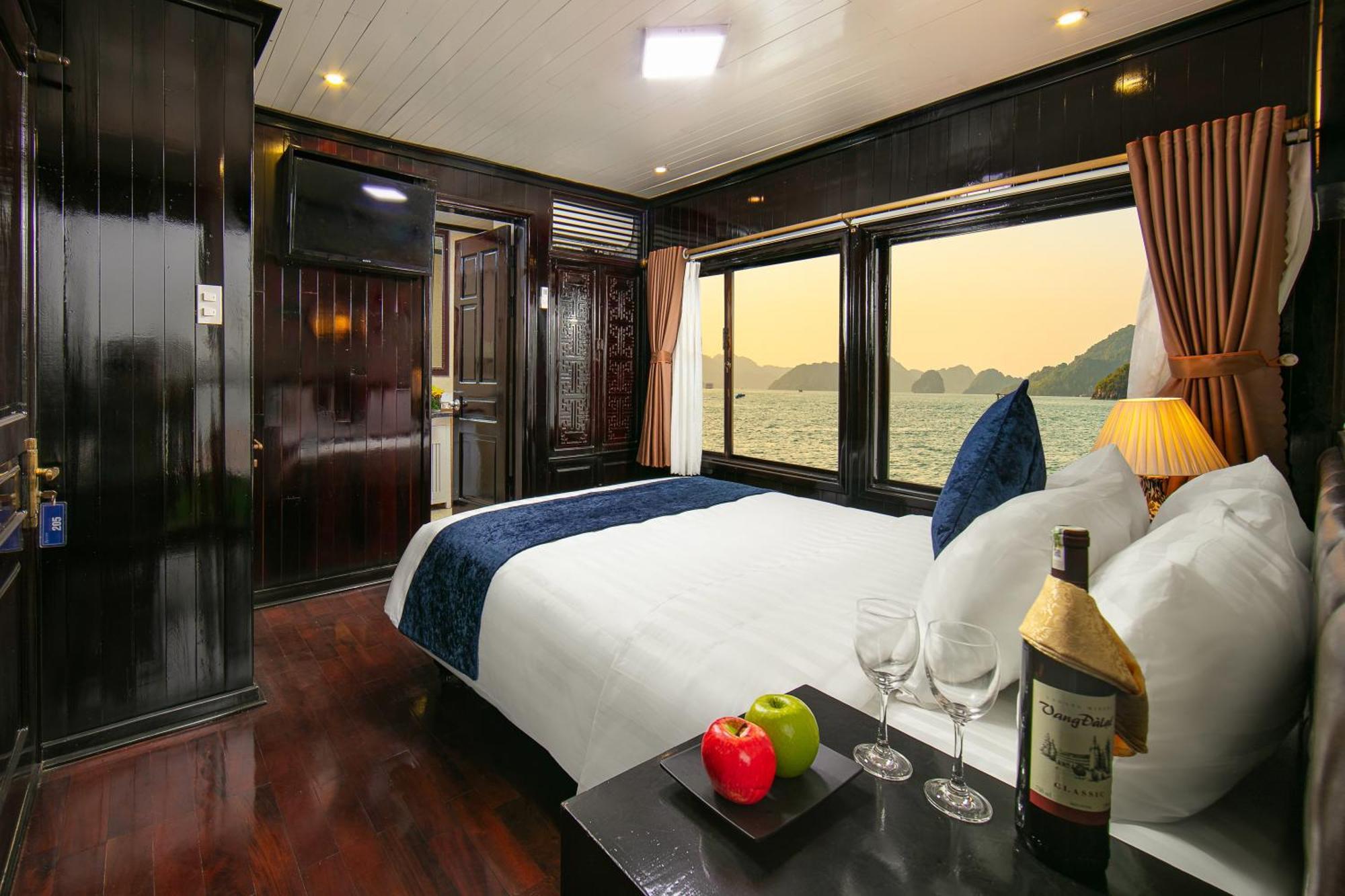 Fantasea Imperial Cruise Hotel Ha Long Buitenkant foto