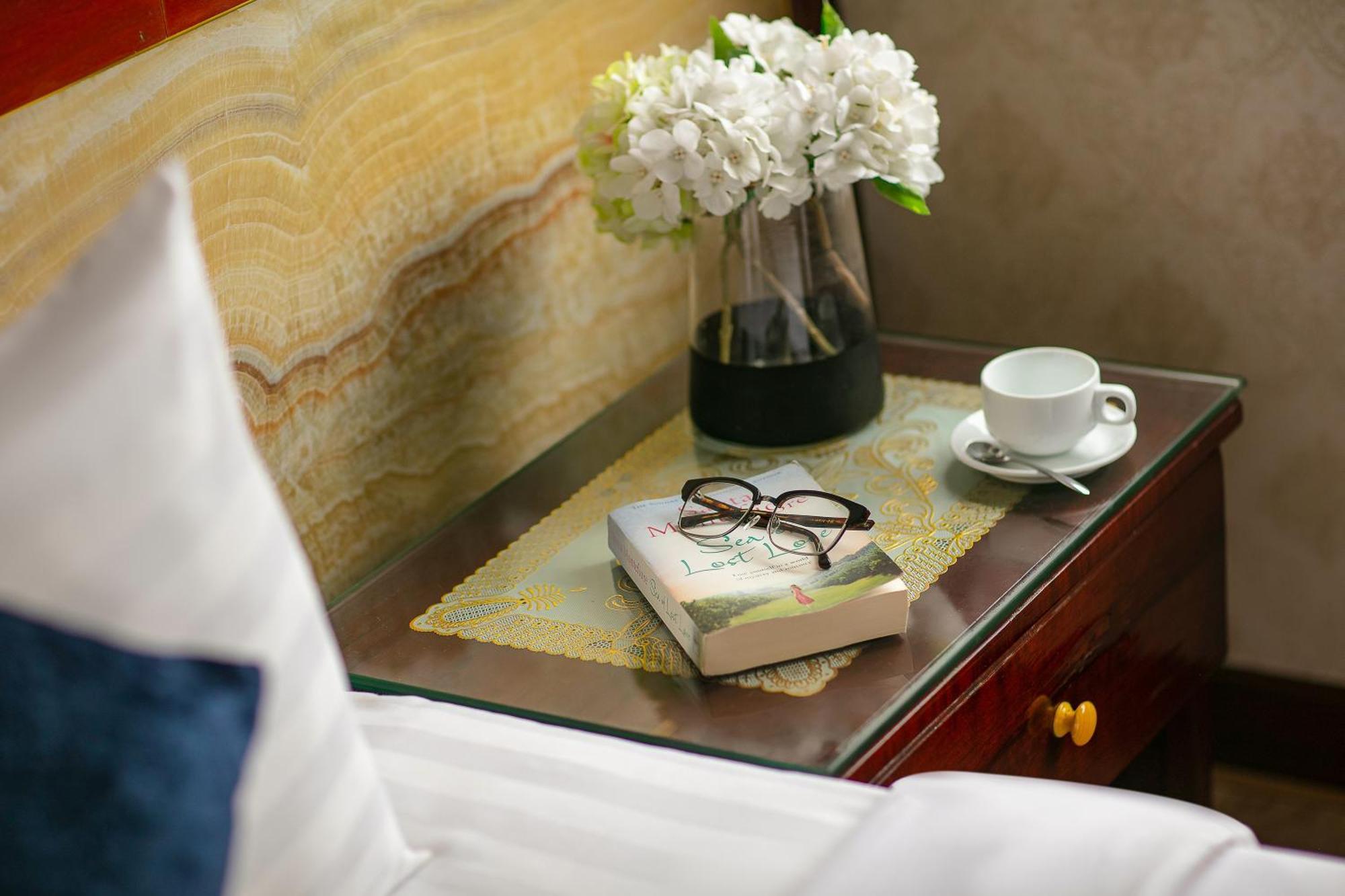 Fantasea Imperial Cruise Hotel Ha Long Buitenkant foto