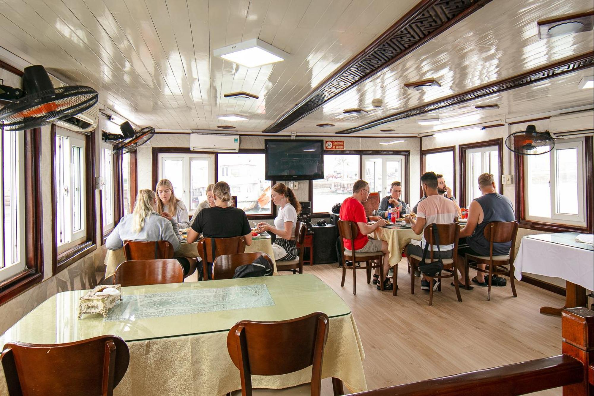 Fantasea Imperial Cruise Hotel Ha Long Buitenkant foto