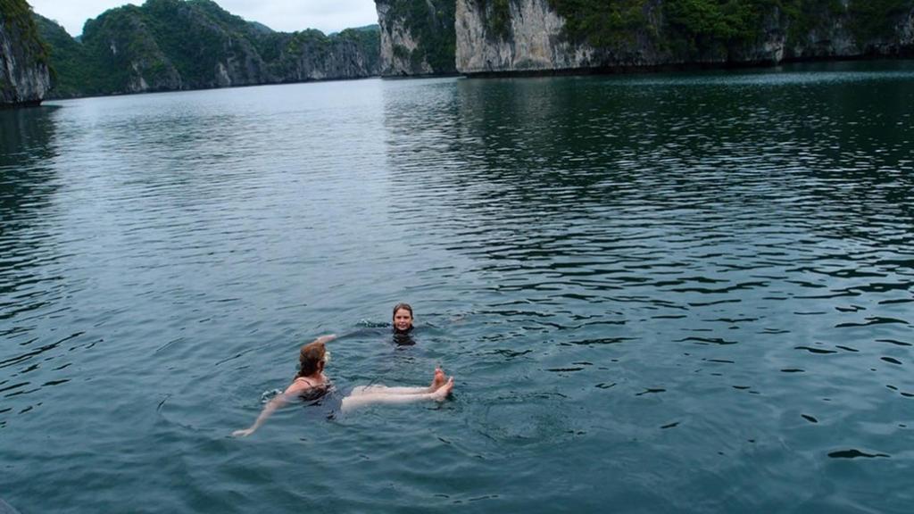 Fantasea Imperial Cruise Hotel Ha Long Buitenkant foto