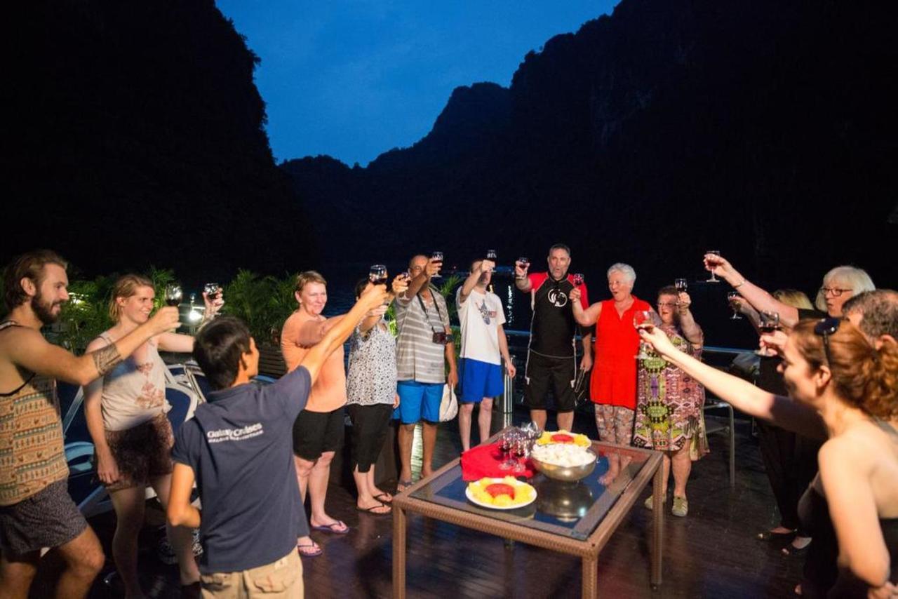 Fantasea Imperial Cruise Hotel Ha Long Buitenkant foto